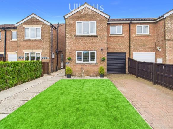 Laking Mews, Wold Newton