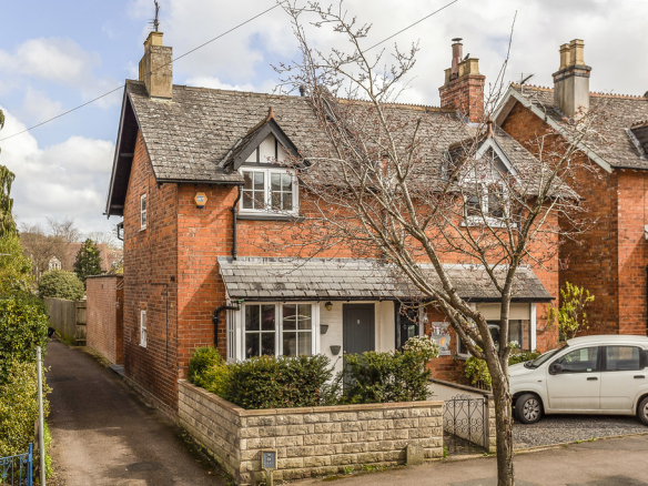 Copt Elm Road, Charlton Kings GL53 8AG