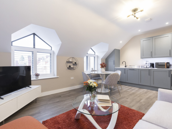 Armscroft Road, Gloucester GL2 0TF